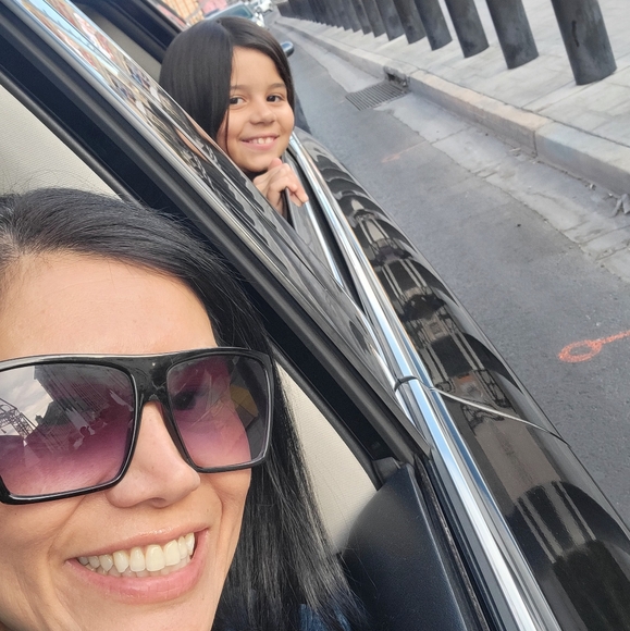 Meet your Posher, Bree! - Picture 2 of 12